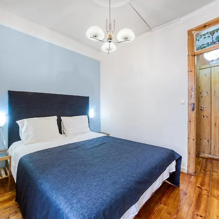 Apartment In The Heart Of Lisbon-3