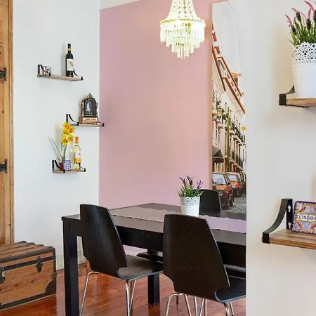 Apartment In The Heart Of Lisbon-3